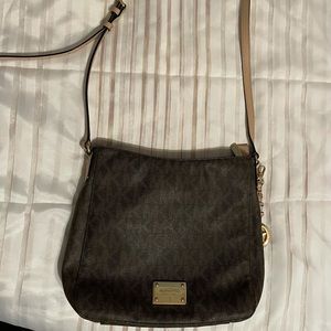 Michael kors crossbody bag